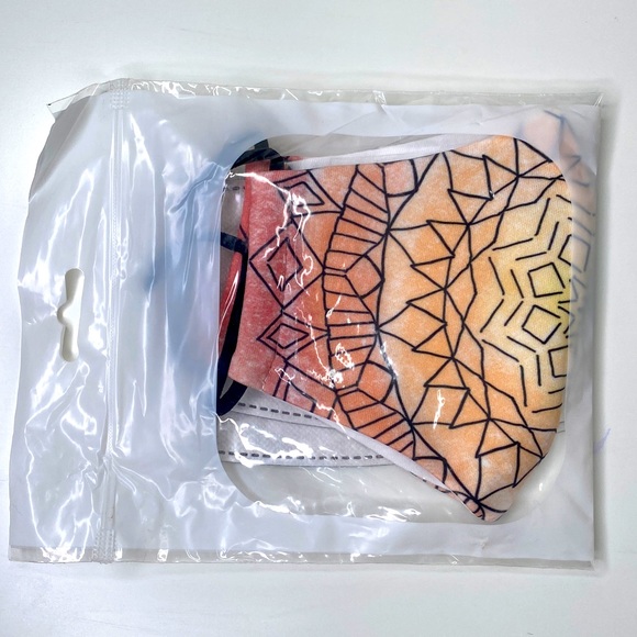 Geometrical pattern - Face mask NWT - Picture 1 of 3